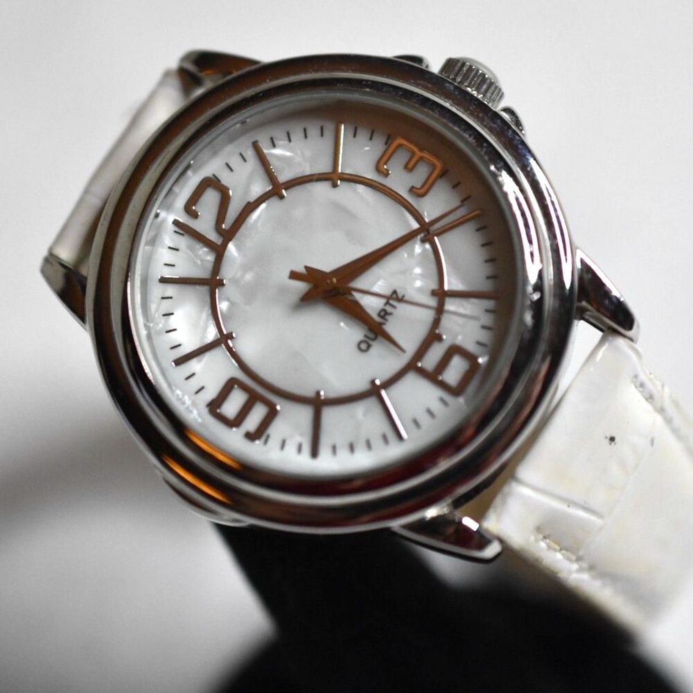 Vintage Avon Mother Of Pearl Face White Leather Band New Battery Watch